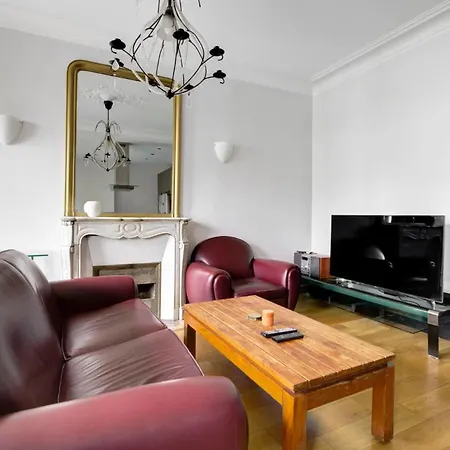 Moderne Avec Cuisine Equipee Et Balcon Apartamento Paris