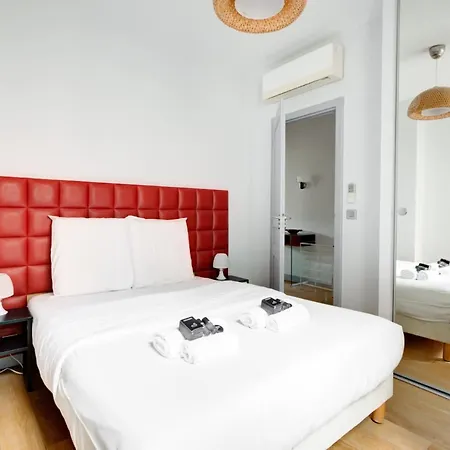 Moderne Avec Cuisine Equipee Et Balcon