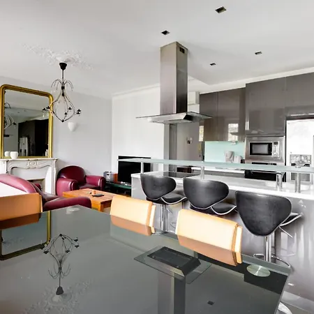 Apartment Moderne Avec Cuisine Equipee Et Balcon